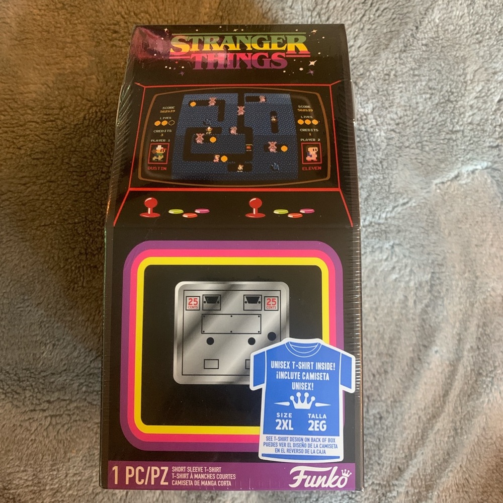 Funko Limited Edition Stranger Things Arcade Boxed Black Light T Shirt Unisex